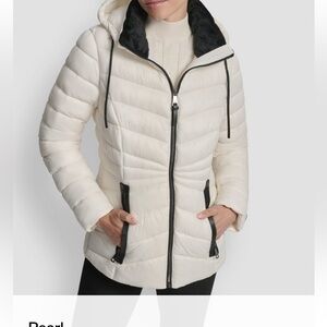 DKNY PUFFER IN PEARL WHITE
